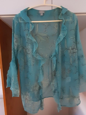 Green arachnowoven shirt with tie and ruffles on collar size L