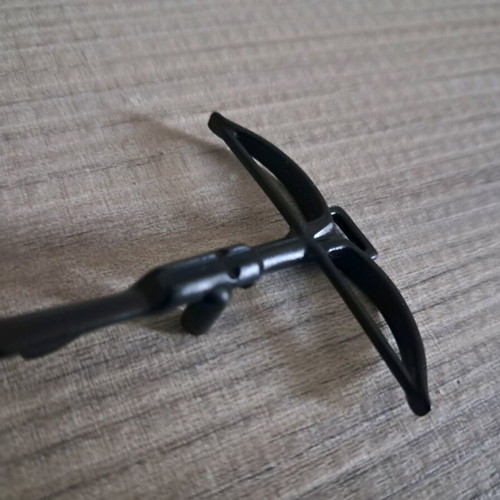 Crossbow bolts and quivers like new, black color, pack