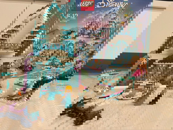 Lego castle Frozen