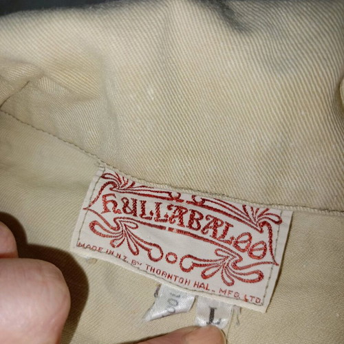 Work jacket used, creme denim-type jacket with gold buttons, size L