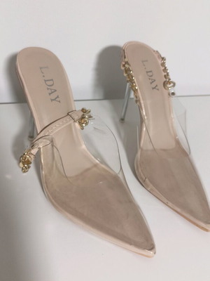 Sandals with transparent details and chain, like new, size 40