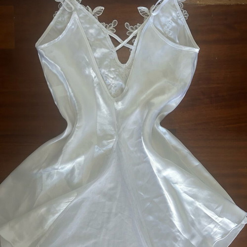 White satin nightdress like new, short, suitable for bridal wear