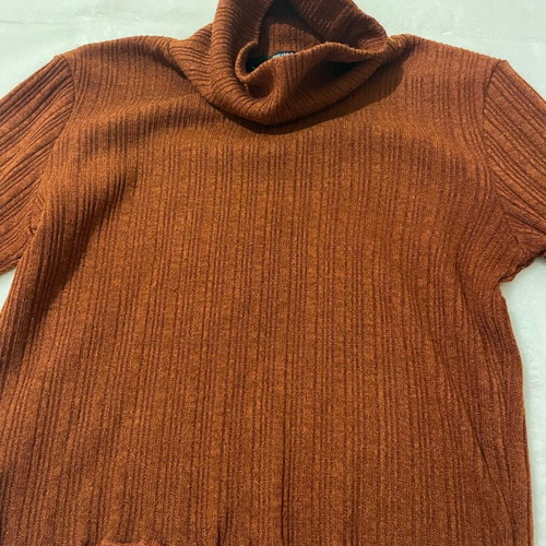 Bershka turtleneck brick red used, light knit, comfortable casual