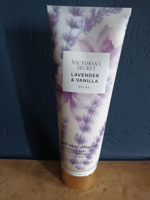 Victoria's Secret λοσιόν σώματος Lavender & Vanilla Relax