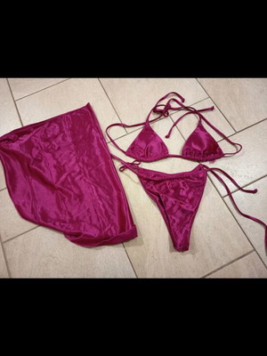 Decoro Bikini 3 Pieces Satin Magenta Size M Like New with Pareo