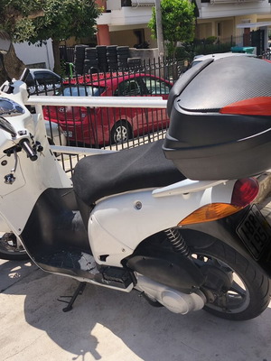 Honda FES 125 scooter used, automatic, 125cc, petrol, white