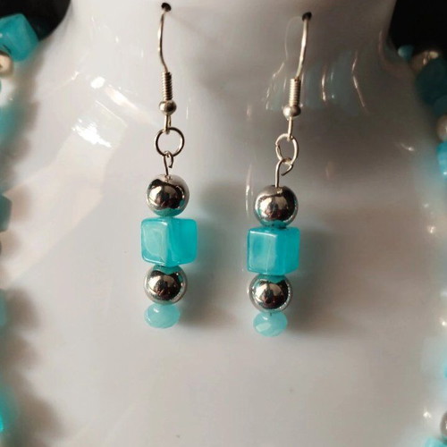 Handmade blue summer necklace and earings