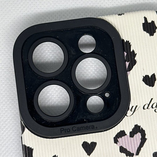 iPhone 14pro case with heart pattern