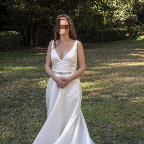 Wedding dress used in ivory color, size S/36/8