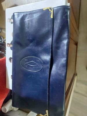 Cartier кожена чанта употребявана в добро състояние