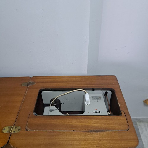 Pfaff Professional Sewing Machine used, functional, very good condition