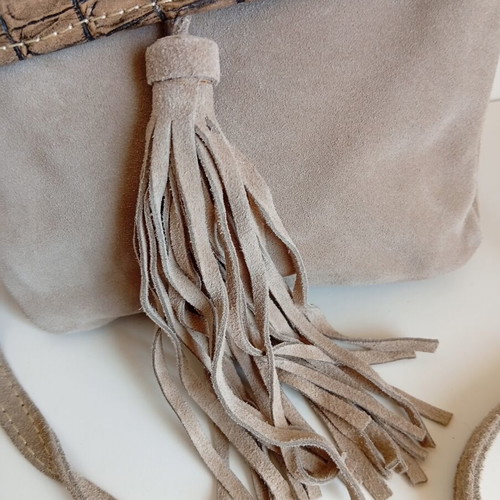 Saint Clair Paris leather crossbody bag like new, beige, croco print