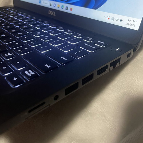 Dell Latitude 5400 laptop used, Intel Core i7, 8GB RAM, 256GB SSD
