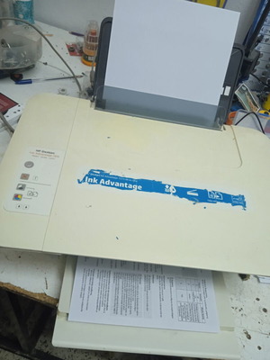 HP Deskjet Advantage 1515 μεταχειρισμένο με μικρό πρόβλημα στο πορτάκι