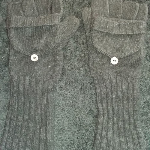Women's gloves used leather, wool, and fabric sizes 7 1/2 and 8