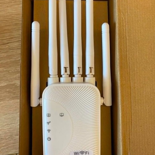 Dual Band Wi-Fi Repeater Extender 6 Antennas Model 815D new