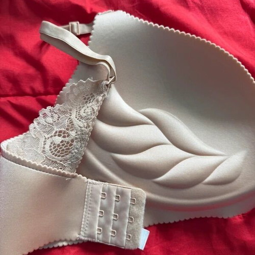 Primark bras 2 pieces 75D new, eggplant and beige colors