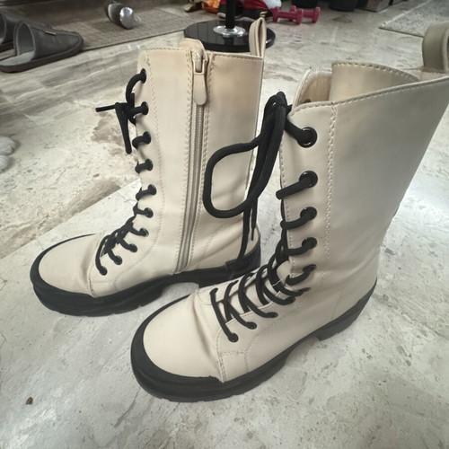 Women's boots size 39 like new