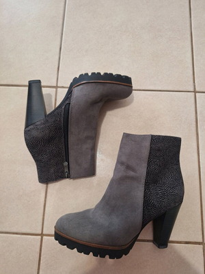 Marco Tozzi shoes pumps like new, size 38, black and grey