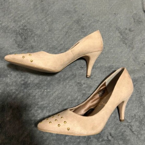 Beige suede pumps with gold studs H&M like new, size 39