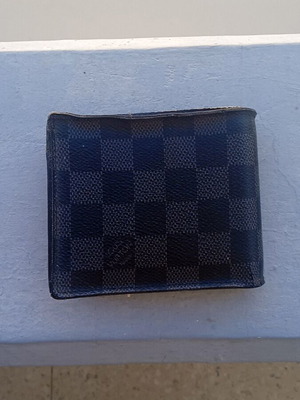Πορτοφόλι Louis Vuitton μεταχειρισμένο για άντρες γκρι