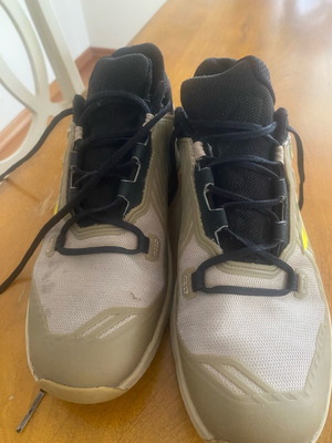 Adidas men's Gore-tex hiking shoes used, beige
