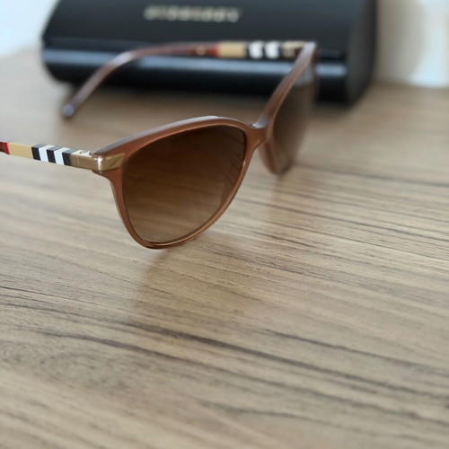 Burberry sunglasses new, brown