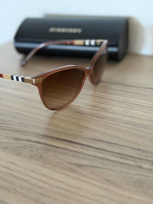Burberry sunglasses new, brown
