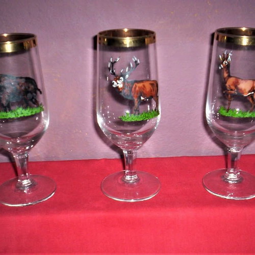 Vintage crystal glasses from the 60s with hunting theme, set of 3 like new