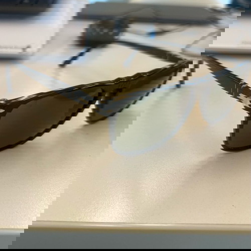 Γυαλιά ηλίου Persol σε άριστη κατάσταση, μαύρα