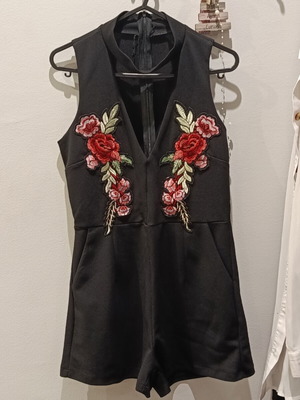 Jumpsuit with roses like new, sizes XS and S, black and red