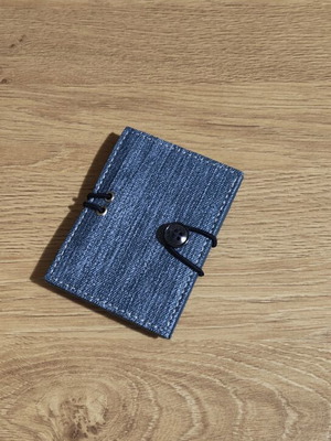 Instant photo album