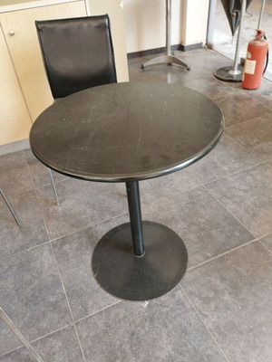 Bistro tables like new, pack of 5, 60 cm diameter