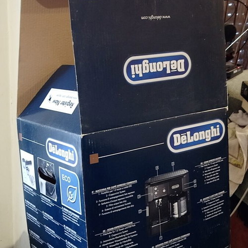 Delongi BCO411.B Coffee Maker like new with two filters and automatic power off