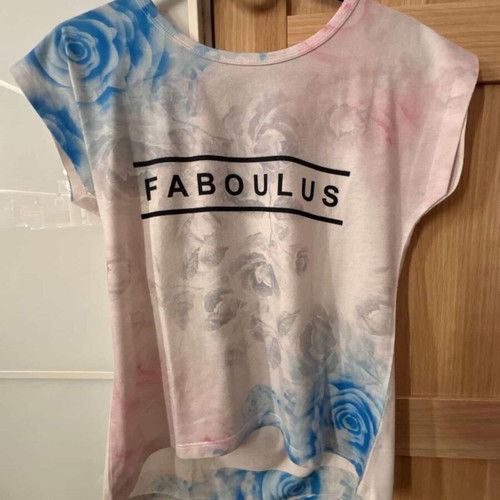 T-shirt multicolor size M like new