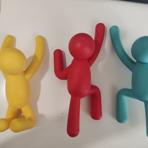 Buddy hanger set of 3, like new, multicolor by Umbra