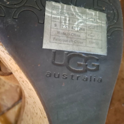 Ugg Australia platform sandals size 39 like new, brown