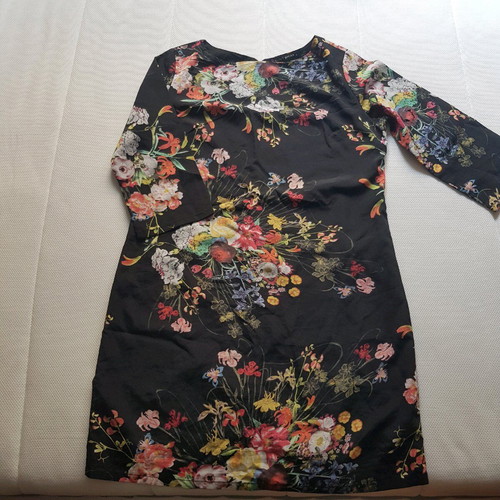 Floral dress size small like new