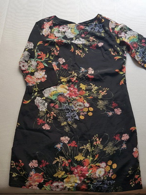 Φόρεμα φλοραλ size small σαν καινούργιο