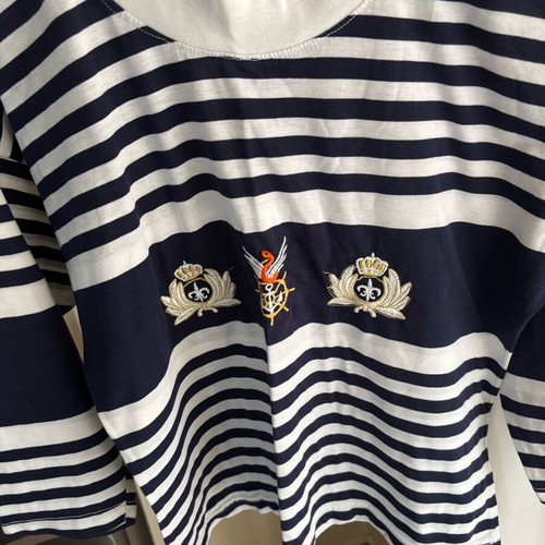 Navy blouse like new, size M, white and blue