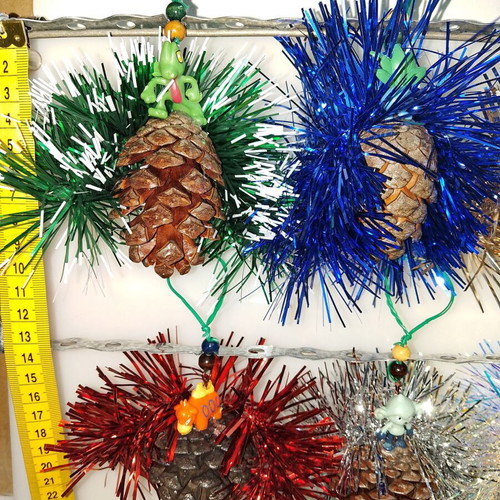 Pinecone Christmas ornaments new, set of 12, natural decoration