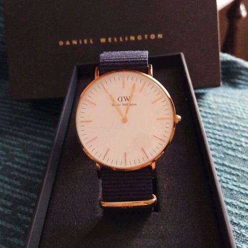 Daniel Wellington wristwatch used, blue navy with gold details
