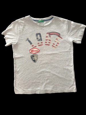 Benetton boys' t-shirts used, sizes 128 cm and 134 cm, grey