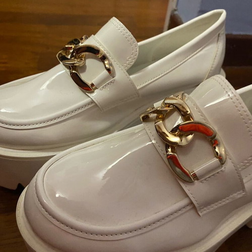 Traktewto dipato loafer size 39 like new, white and gold