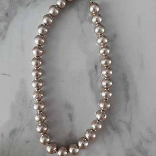 Necklace used, impressive design