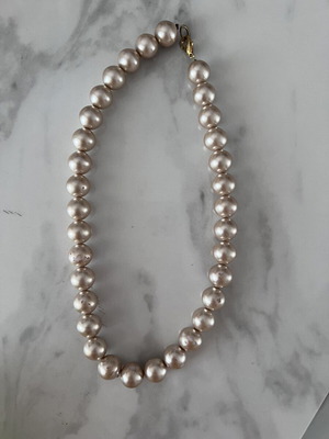 Necklace used, impressive design