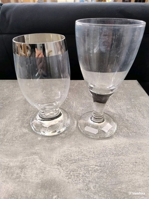 Stemmed glasses set like new