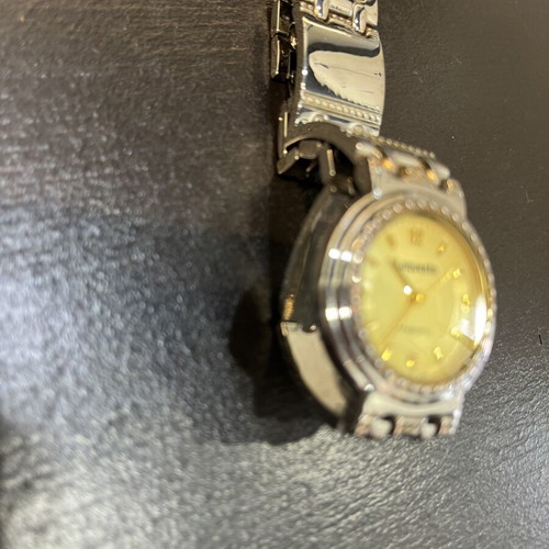 Laquisto women's watch quartz mechanism, like new, metal bracelet