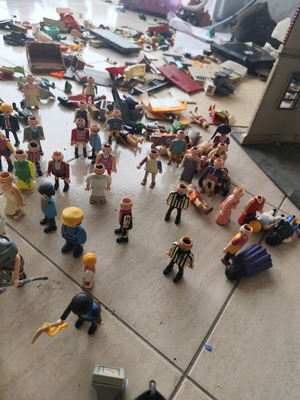 Playmobil used large collection with over 70 figures and accessories