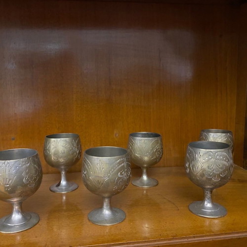 Set of 6 used silver-plated brass liqueur glasses with intricate engraving